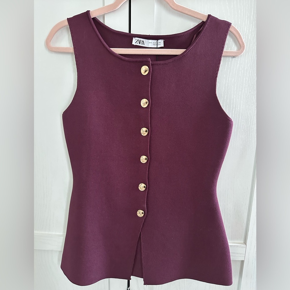 Zara Women's Burgundy Knitted Vest Top with Gold Buttons - Picture 3 of 6